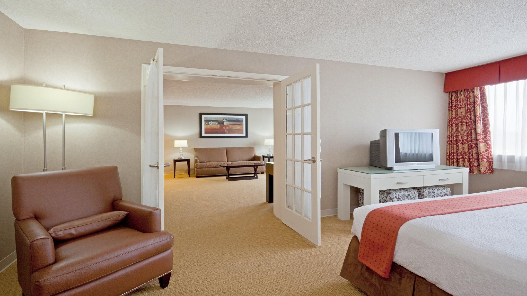 Holiday Inn & Suites Marlborough, An Ihg Hotel Екстериор снимка